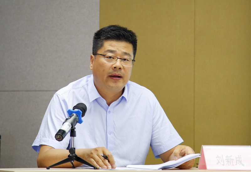 公司黨史教育宣講團(tuán)成員、副總經(jīng)理劉新成在機(jī)關(guān)第二黨支部作專題宣講2.png