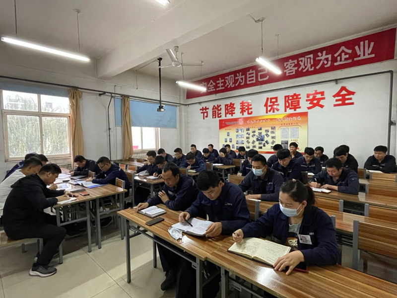 神木分公司紅柳林供熱中心：青工當主角 百安在行動-配圖1.png