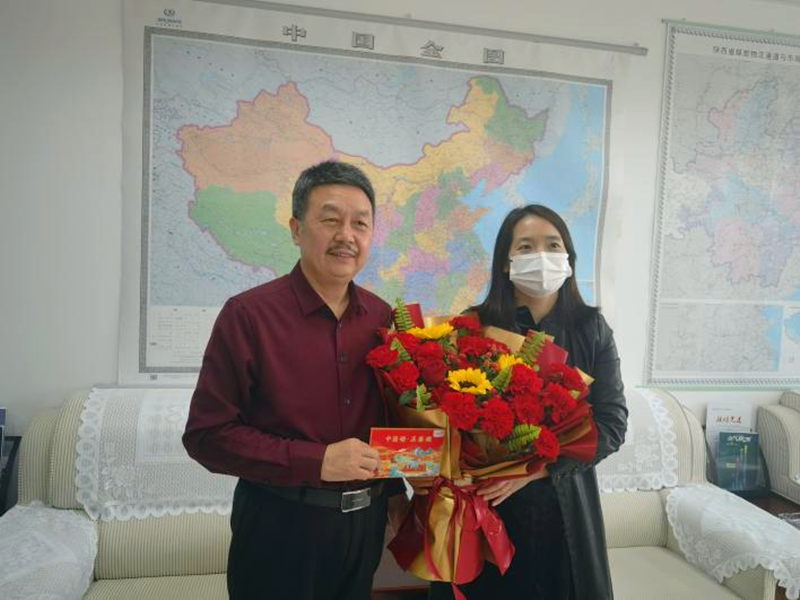 西安市航天基地管委會走訪慰問西安市領(lǐng)軍人才、新型能源公司黨委書記、董事長方剛-配圖.png