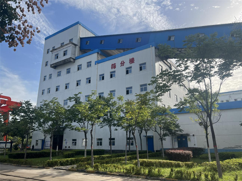 廠區(qū)穿“新衣”換新顏，選煤公司小莊選煤廠刷出靚麗風(fēng)景線-2.png